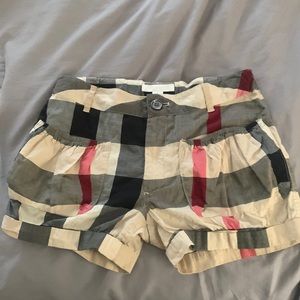 Burberry shorts (little girl)